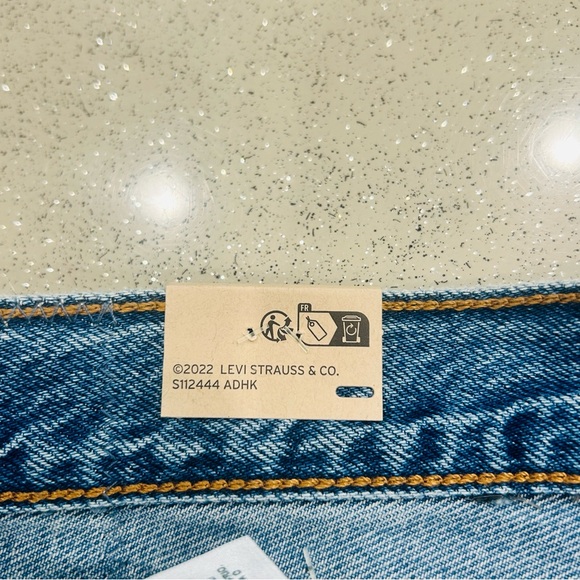 Levi's Women's 501 Original High-Rise Jean Shorts Size 33/Distressed/Lightweight - Picture 11 of 16